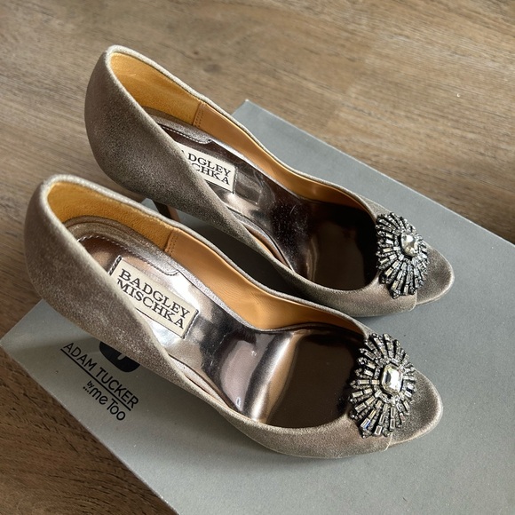 Badgley Mischka Silver Embellished Peep Toe Heels - Picture 4 of 11